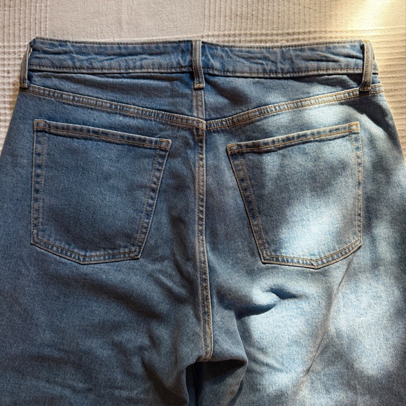 Old Navy Extra High Rise Wide Leg Jeans - Picture 5 of 6